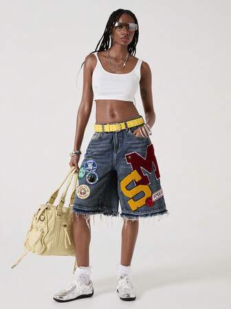 ROMWE Avant Pantalones cortos de mezclilla vintage Y2K con gráficos bordados y estilo deportivo baddie de tiro bajo