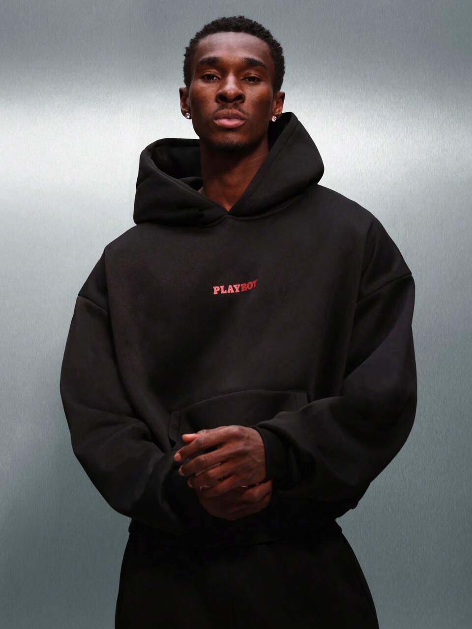 PLAYBOY X SUMWON Crop Fit Oversized Black Pullover Hoodie With Iconic Red Bunny Logo Print Centre Pocket Long Sleeve Casual Streetwear