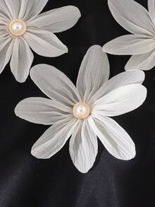 Spring/Summer New Style Girls' Black Collar Short Sleeve Dress, Decorated With 5 Dimensional Flowers On The Chest, Adding Childlike Charm And Cuteness, Overall Sweet And Elegant Style, A-Line Skirt Design For Dynamic And Lively Look, Suitable For Daily Outings, Performances, Gatherings, Etc. 3d Flowers Dress Black And White Kids Dress Daisy Dress Toddler Girl Clothing Girl Dress 3d Floral Girls Dresses Black Dresses For Girls Kids Uniform Dresses Girls Collared Dress - Black - View 7