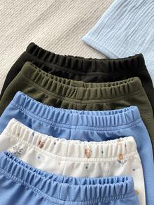 SHEIN Playful Pals Bộ 5 món đồ bé trai, áo dệt kim vân nổi ngắn tay cổ tròn & quần short lưng thun, phong cách thường ngày mùa hè, màu xanh, đồ gia đình đồng bộ cho bé chập chững 3T, từ 6 tháng - 3 tuổi - Nhiều màu - Xem 7