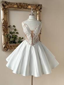 Lovelzi Đầm dạ hội ngắn dáng đuôi cá sang trọng, cổ chữ V sâu, chất liệu satin cao cấp, thêu ren 3D tinh tế, phù hợp cho các buổi dạ tiệc và ngày Valentine. - trắng - Xem 1