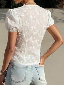 Cévolie Blusa de verano para mujer de talla grande, con cuello en V, mangas abultadas y bordado hueco en blanco - Blanco - Ver 2