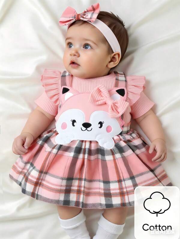SHEIN Summer New Newborn Baby Girl Pink Short Sleeved Jumpsuit Paired With Cartoon Embroidered Checkered Shoulder Strap Skirt And Headband 3-Piece Set, New Cute Cartoon Fabric, Comfortable Checkered Baby Girl Baby Clothes Girl Plaid Baby Girl Fox Outfit Baby Girl Dress Cute Baby Dress Cat Outfit For Baby Baby Girl Fashion