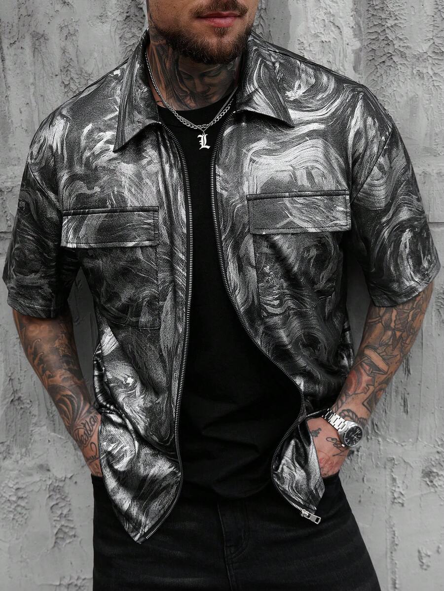 SLATEMANN 男士全印花实用口袋拉链短袖休闲衬衫 男士衬衫 摇滚男士皮衬衫 金属衬衫 金属演唱会男士衬衫 赛博朋克夹克 老钱风格，适合日常休闲、周末旅行、户外活动、探险旅行、轻松的工作环境或半正式场合，可作为男友/丈夫礼物、周年纪念/生日礼物、派对、夏季假期、新年、婚礼、情人节等场合穿着 金属夹克 男士银色衬衫 摇滚男士衬衫 - 彩色 - 查看 1