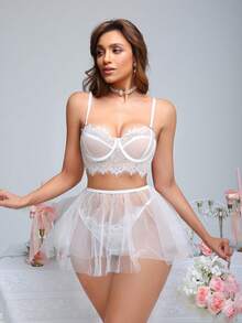 Crystal Vow Conjunto de lencería nupcial romántica blanca de 3 piezas: minifalda de tul, sujetador largo de encaje, tanga, sujetador con aros y malla - Blanco - Ver 3