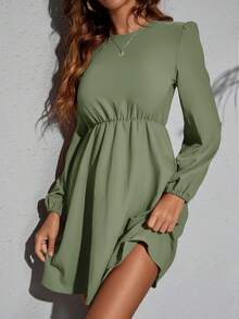 SHEIN Clasi 纯色圆领收腰休闲长袖连衣裙，适合音乐节和休闲场合。 - 橄欖綠 - 查看 3