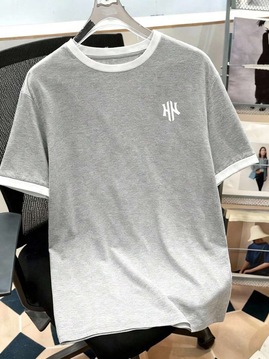 Manfinity Joysei Áo thun nam cỡ tiêu chuẩn, họa tiết hoa tối giản, cổ tay áo phối màu tương phản. - Xám - Xem 1