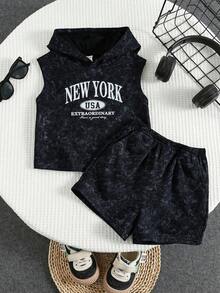 SHEIN Bộ 2 món cho bé trai/bé gái, thoải mái, phong cách đường phố, in chữ, gồm áo ba lỗ không tay có mũ, áo thun ngắn tay và quần short, thích hợp cho trong nhà, ngoài trời, hàng ngày, thể thao, vui chơi, tiệc tùng, chụp ảnh, kỳ nghỉ, mùa xuân/hè. - Nhiều màu - Xem 3