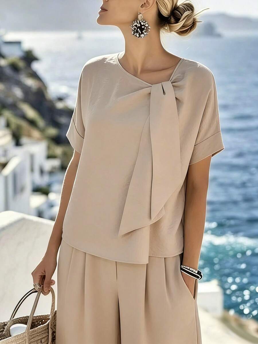 SHEIN Holidaya 2026新款褶皱面料衬衫 - 圆领短袖落肩宽松版型，带系结细节，休闲办公简约度假风上衣 - 棕色 - 查看 1