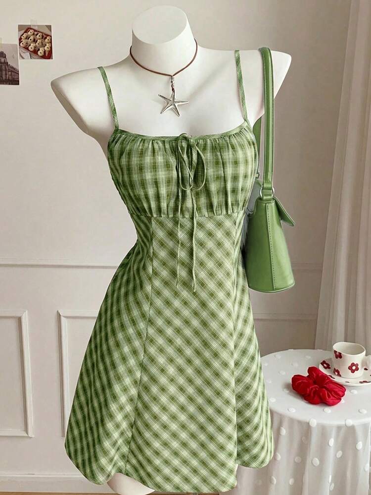 brandy melville green plaid dress Brandy Melville dark green plaid dress
