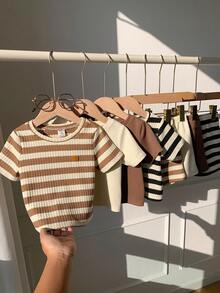 SHEIN 8pcs/Set Baju Bayi Unisex Laki-laki/Perempuan, Kaos Lengan Pendek dan Celana Pendek Rajut Waffle Warna Polos & Garis-garis, Pakaian Bayi Musim Semi/Panas - MultiWarna - View 5