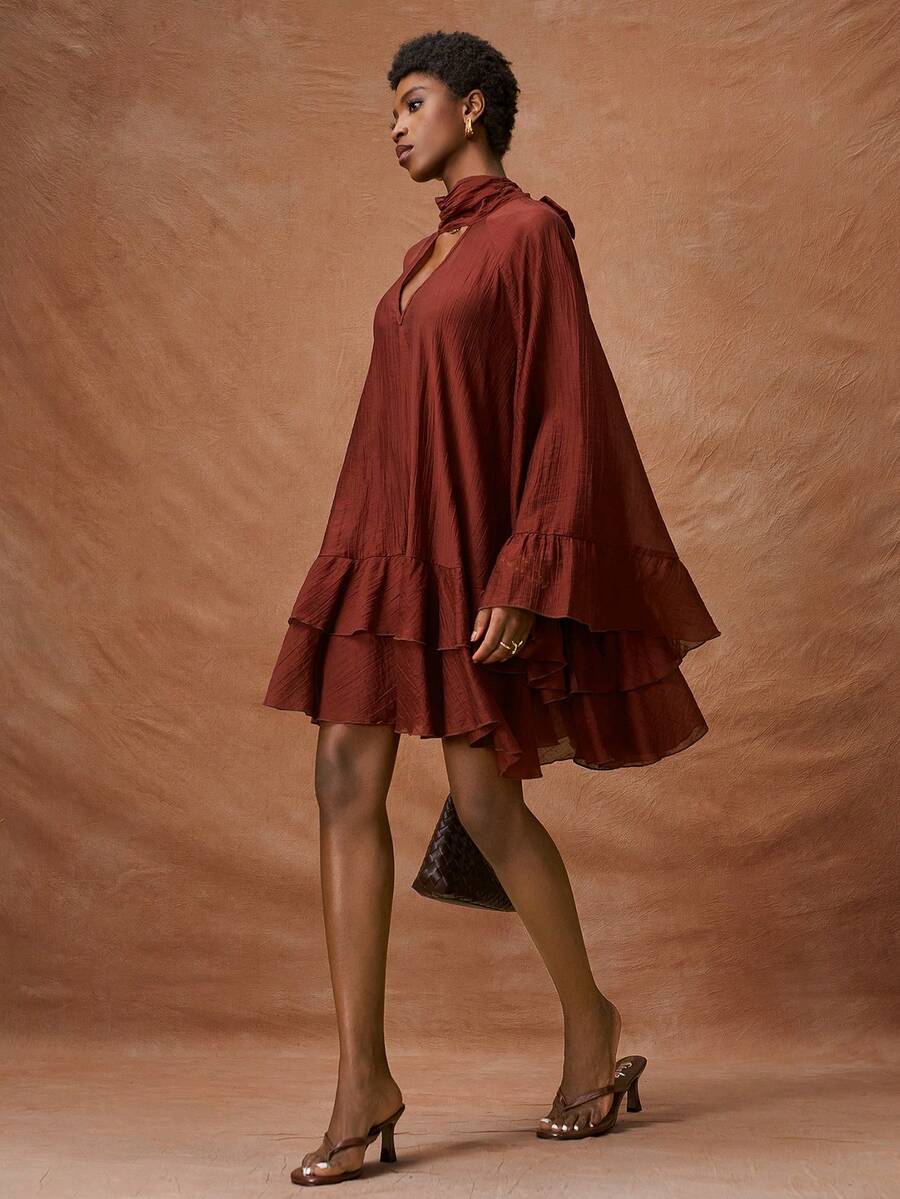 Zivah 新款春夏浪漫度假波西米亚棕色宽松镂空系带多层荷叶边迷你连衣裙，适合情人节、约会、派对、聚会、节日、西式风格、度假、游牧风格、海滩、海边、音乐会、日常出行、新年、狂欢、早午餐、婚礼宾客、婚礼季等场合，休闲百搭。 - 棕色 - 查看 1