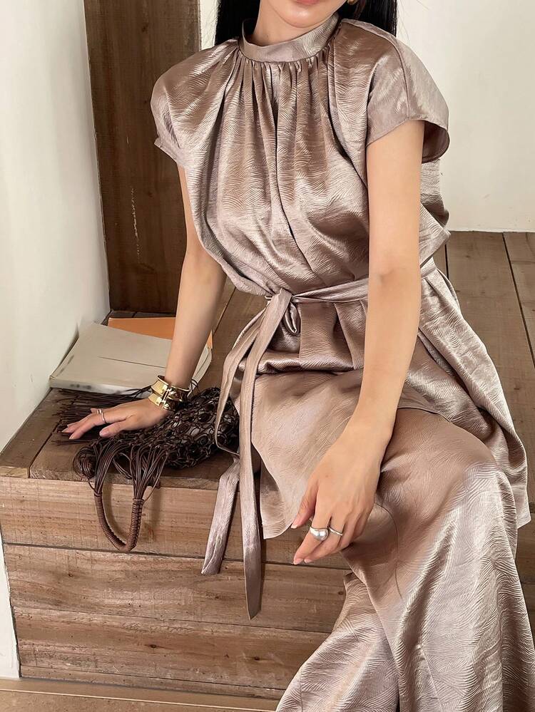 Women's Solid Color Mandarin Collar Pleated Sleeve Elegant Blouse