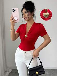 SHEIN Raffinéa 女士性感情人节心形金属红色V领长袖T恤，早春 - 紅色 - 查看 1