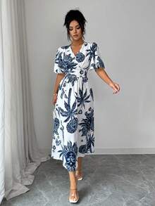 SHEIN Elenzya Đầm chữ A thanh lịch dành cho nữ, in họa tiết hoa điều, cổ chữ V, eo nhún, tay bồng, thích hợp cho mùa hè. - Xanh và trắng - Xem 4