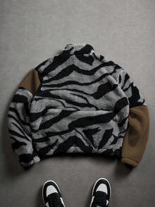 Manfinity Roghcode Chaqueta casual de manga larga con cuello alto, bolsillo y parches de forro polar, versátil y adecuada para salidas de otoño/invierno - Marrón - Ver 2