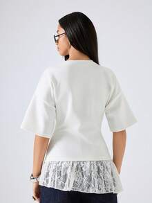 LYSMO Áo thun nữ thanh lịch màu trơn phối ren, vạt áo bất đối xứng, ôm dáng. - trắng - Xem 2