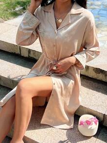 DAZY Bata de satén y encaje con lazo en la cintura para mujer - Caqui - Ver 3