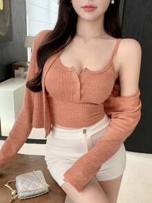 DAZY 2件組女款時尚焦橙色毛絨短版上衣與開襟衫套裝，修身日常休閒細肩帶背心與短版開襟衫，適合秋冬春季長袖穿著 - 珊瑚橙 - 查看 7