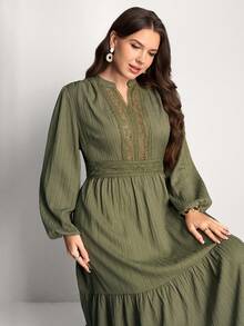 Comfylo 大码飘逸镂空蕾丝边纯色V领收腰蕾丝连衣裙，适合情人节、生日、嘉年华派对、生日外出、度假休闲等场合，尽显优雅气质。 - 軍綠色 - 查看 7