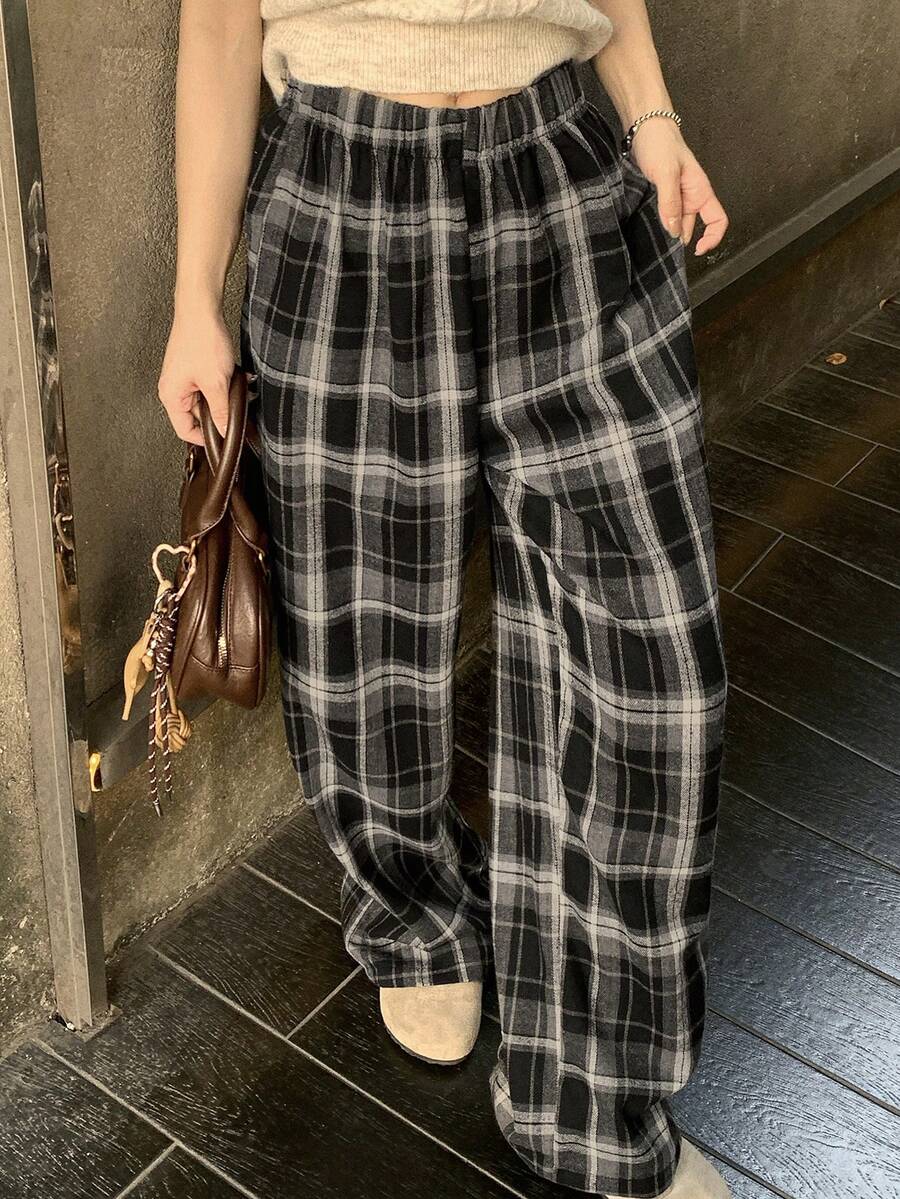 Dazy Tall Women's Tall Plaid Straight Leg Casual Pants - Black - View 1