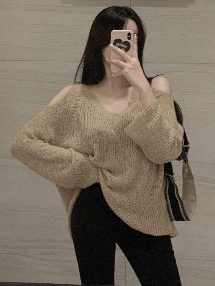 Women's Solid Color V-Neck Off-Shoulder Casual Versatile Flare Sleeve Sweater, Suitable For Autumn/Winter Outings Spring