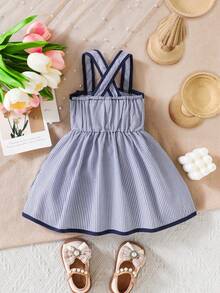 SHEIN Vintaside Kids 女婴优雅纹理面料撞色蝴蝶结连衣裙