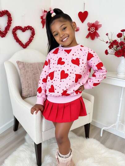 可爱爱心印花宽松卫衣，适合日常休闲穿着、节日、派对、情人节等场合。