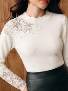 Anewsta 高端、时尚、百搭、精致刺绣花卉细节、修身、圆领、长袖女式毛衣。 - 白色 - 查看 1