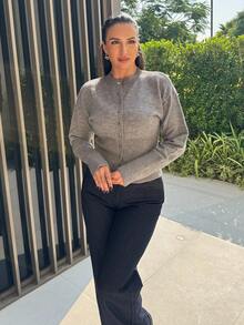 MDEdit Cardigan court et ajusté gris à boutons devant, couleur unie, manches longues, style décontracté simple. Chandail gris, court pour femme, pulls en tricot, vêtements d'hiver pour femme, vêtements d'automne pour femme, FW24 - Gris - Voir 6