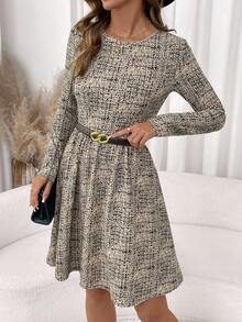 Editum 女士圆领修腰纹理格子印花长袖修身弹力卡其色优雅休闲通勤迷你连衣裙 - 彩色 - 查看 7