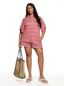 SHEIN Unity Bộ đồ nữ cỡ lớn gồm áo tay xắn, kẻ sọc, cài cúc đơn và quần short, kiểu dáng thường ngày. - Đỏ - Xem 3