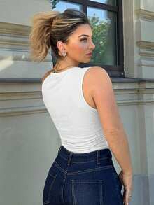 Jeta Ari Màu thuần Xếp li Phù hợp Áo ba lỗ - trắng - Xem 2