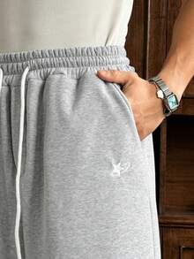 SWAVVY Pantalones casuales sueltos de 7/8 para hombres, gris claro con bordado, cintura elástica con bolsillos, para verano - Gris Claro - Ver 6