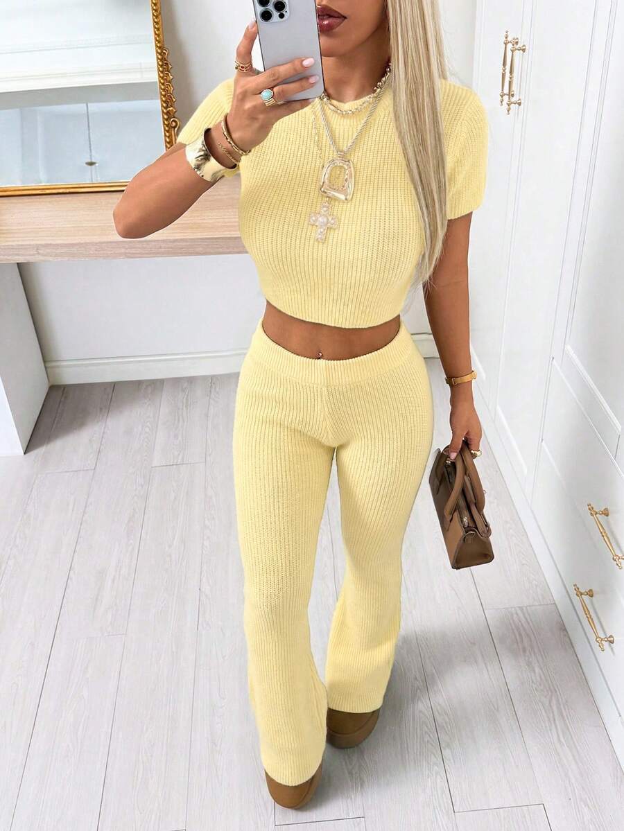 SHEIN EZwear 女士纯色圆领针织短袖上衣和喇叭针织裤休闲套装 - 鵝黃色 - 查看 1