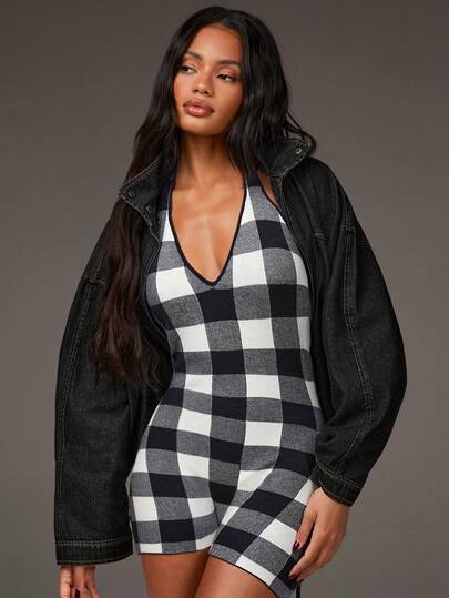 Athîral Women's Casual Knitted Blue And White Plaid Romper, Halter Neck Backless Design, Slim Fit Stretchy Checkered Jumpsuit,Holiday Outfits For Women,Vacation Outfits Women,Resort Wear Women,Casual Women Outfits,Casual Jumpsuit, Beach Outfits For Women,Spring Outfit Women,Summer Holiday Outfits,Summer Outfits