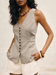 Poéselle 女士棉质条纹混纺背心，修身纽扣前襟无袖马甲，打造时尚夏季叠穿造型。这款马甲采用条纹面料，剪裁合身，亚麻材质，无袖西装外套，尽显低调奢华风格，是夏季胶囊衣橱的理想之选。度假风条纹V领单排扣休闲马甲，尽显休闲时尚。 - 黑與白 - 查看 3