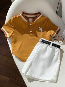 SHEIN 3件套男婴休闲学院风翻领polo衫，白色短裤配腰带，适合生日派对、锐舞派对、晚宴、演出、婚礼、迎婴派对、一周岁生日庆祝等场合。