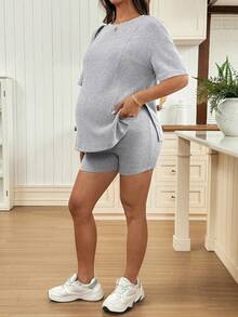 SHEIN 2件套孕妇纯色圆领短袖T恤和可调节腰围短裤哺乳套装 - 灰色 - 查看 3