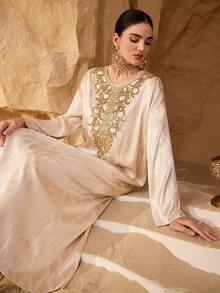 Al Najma Damen neue modische elegante luxuriöse Blumen Spitze, Pailletten, handbestickte goldene dekorative Kragen, Jacquard Gewebe Textur, locker sitzendes traditionelles türkisches langes Kleid, arabisches Kleid - Gold - Übersicht 1