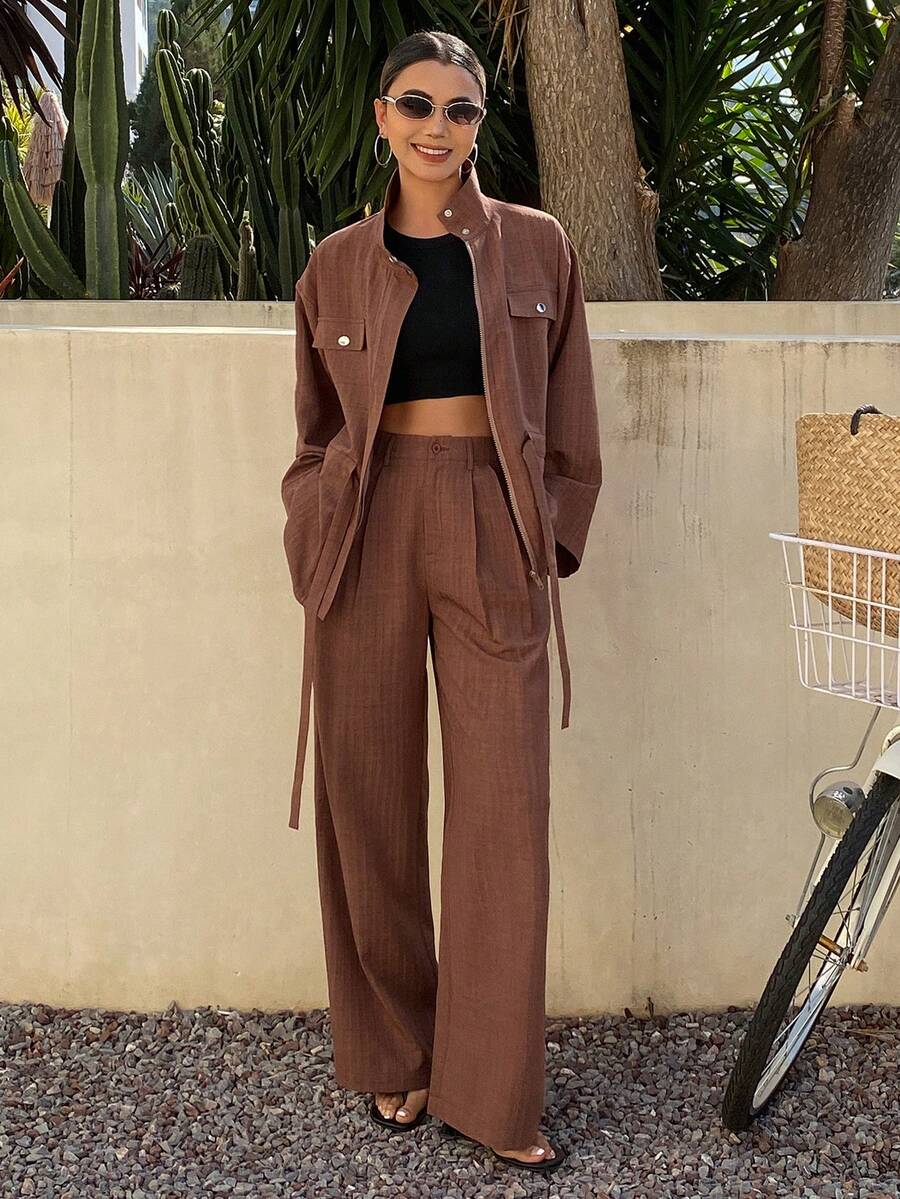 Livesso Bộ trang phục công sở nữ dáng rộng, thoải mái, phù hợp cho cả đi nghỉ mát và dạo phố, gồm áo khoác có túi lớn, họa tiết 3D, đường kẻ sọc nổi bật, áo khoác thắt eo và quần ống đứng, thích hợp cho mùa xuân và hè. - màu nâu - Xem 1