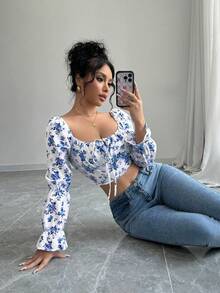 Rafferiza Áo cánh nữ tay chuông họa tiết hoa trắng có dây rút eo - Xanh và trắng - Xem 3