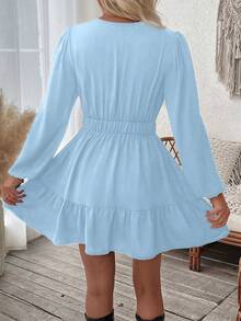 Breezaya Vestido mini elegante para fiesta con cuello en V, bordado floral y cintura fruncida - Celeste - Ver 2