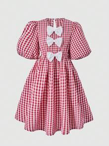 SHEIN 这是一款专为少女设计的新款连衣裙，时尚休闲，充满度假风情。它采用经典的红色格子图案，小V领，泡泡袖，收腰设计，以及宽松的A字裙摆。无论是室内还是室外，度假、派对还是日常穿着都非常合适。 - 紅色 - 查看 3