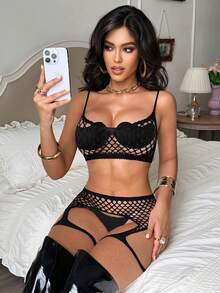 Conjunto de lencería negra sexy de 2 piezas ChaseTheNight, hecho de material de red, agrega un atractivo misterioso para citas nocturnas - Negro - Ver 5