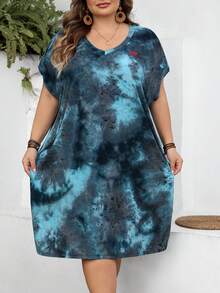 SHEIN CURVE+ Vestido casual de manga corta con cuello en V y manga de murciélago para mujer de talla grande con estampado de teñido anudado - Azul - Ver 6