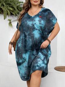SHEIN CURVE+ Vestido casual de manga corta con cuello en V y manga de murciélago para mujer de talla grande con estampado de teñido anudado - Azul - Ver 4