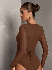 SHEIN BAE Body de mujer de unicolor con cuello en V profundo, panel de malla y manga larga, sexy - Marrón - Ver 2