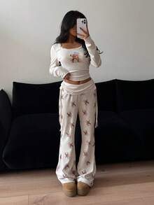 ZzzCrew 熊纹印花性感蕾丝边方领长袖睡衣套装 - 杏色 - 查看 6