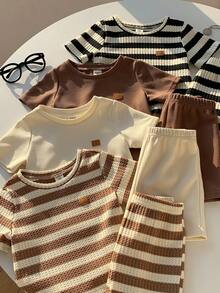 SHEIN 8pcs/Set Baju Bayi Unisex Laki-laki/Perempuan, Kaos Lengan Pendek dan Celana Pendek Rajut Waffle Warna Polos & Garis-garis, Pakaian Bayi Musim Semi/Panas - MultiWarna - View 7